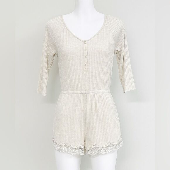 Victoria’s Secret ivory 3/4 sleeve ribbed lace trim romper size S - Picture 1 of 10
